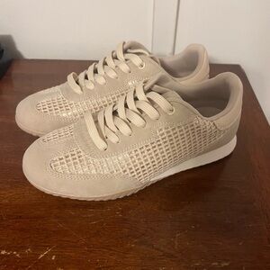 Nicole Miller Neutral Beige Woven Mesh Sneakers size 7.5 NWOT